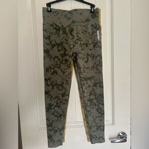 Gymshark Women’s Leggings - Green Camouflage